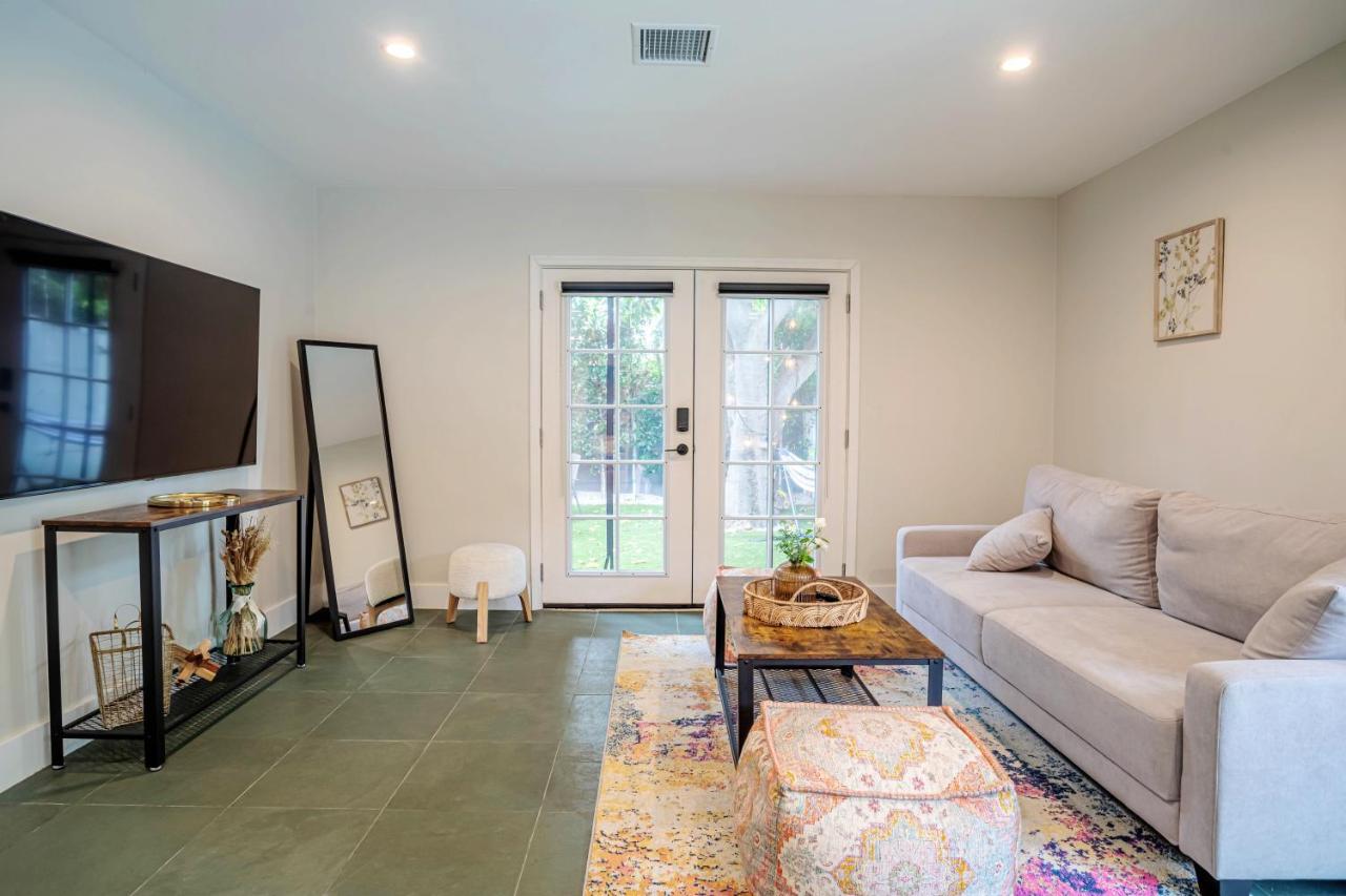 Serene 1 Bed Guest House With Patio Sleeps 6 Los Angeles Exteriér fotografie