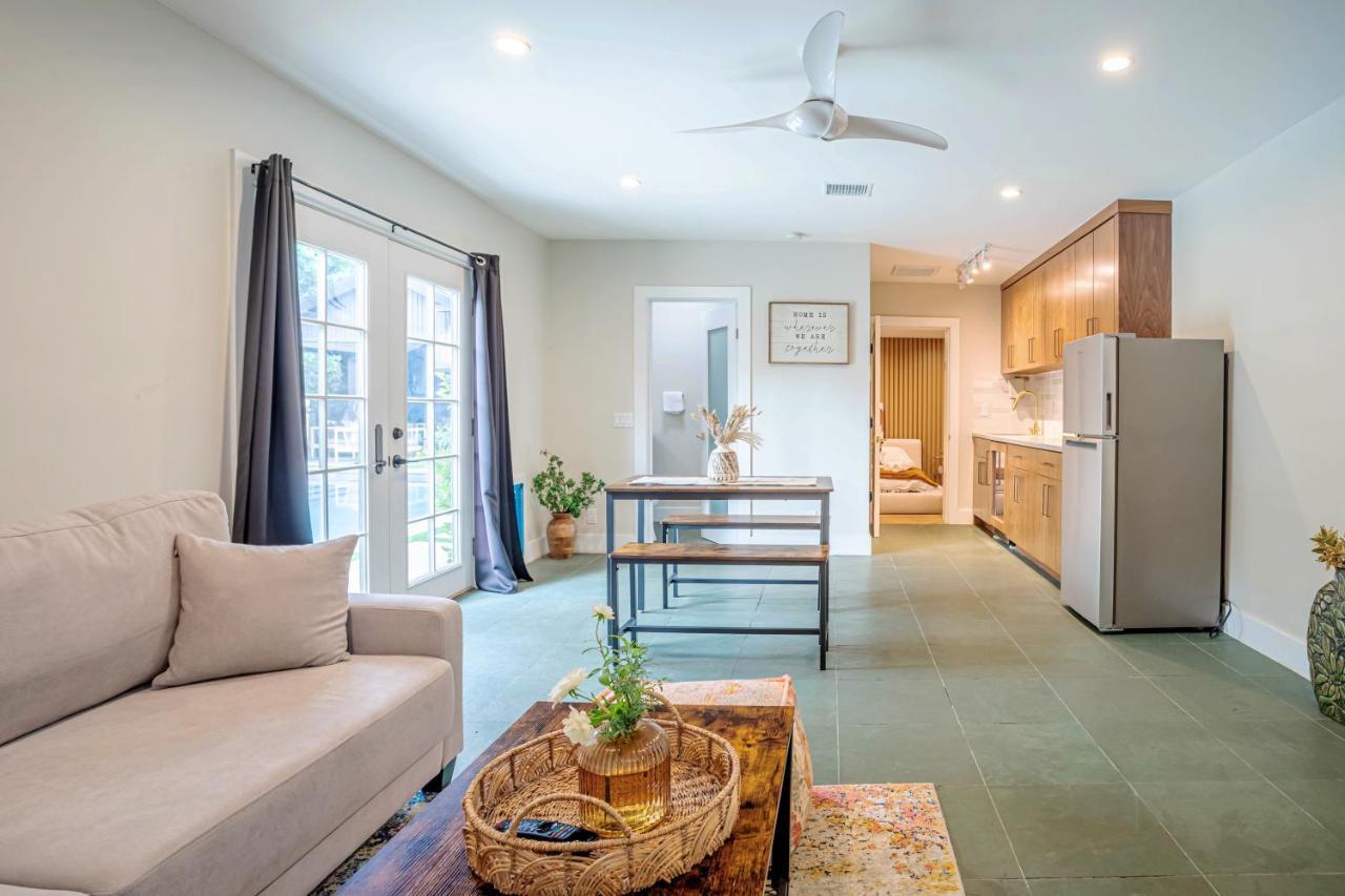 Serene 1 Bed Guest House With Patio Sleeps 6 Los Angeles Exteriér fotografie