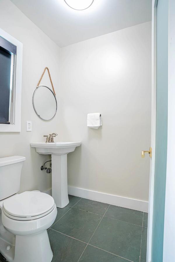 Serene 1 Bed Guest House With Patio Sleeps 6 Los Angeles Exteriér fotografie